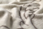 Preview: David Fussenegger Kurzflor- Wohndecke Savona 'Hirschköpfe linear' 150 x 200 cm Rohweiß