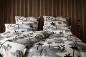 Preview: elegante Mako-Satin Bettwäsche 'Jungle Graphic' 135 x 200 cm Schwarz - Sand