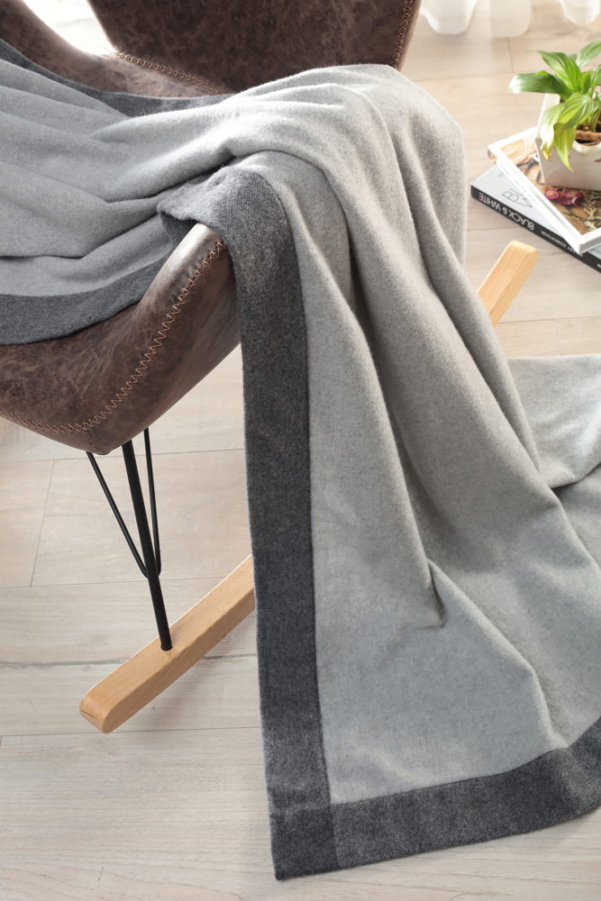 Biederlack Wohndecke aus recycelter Wolle 'Prado' 150 x 210 cm Grau