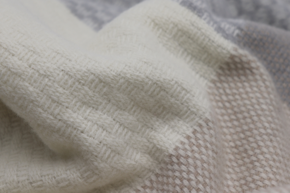 Biederlack Merino-Wolldecke 'Frame' 150 x 200 cm Beige