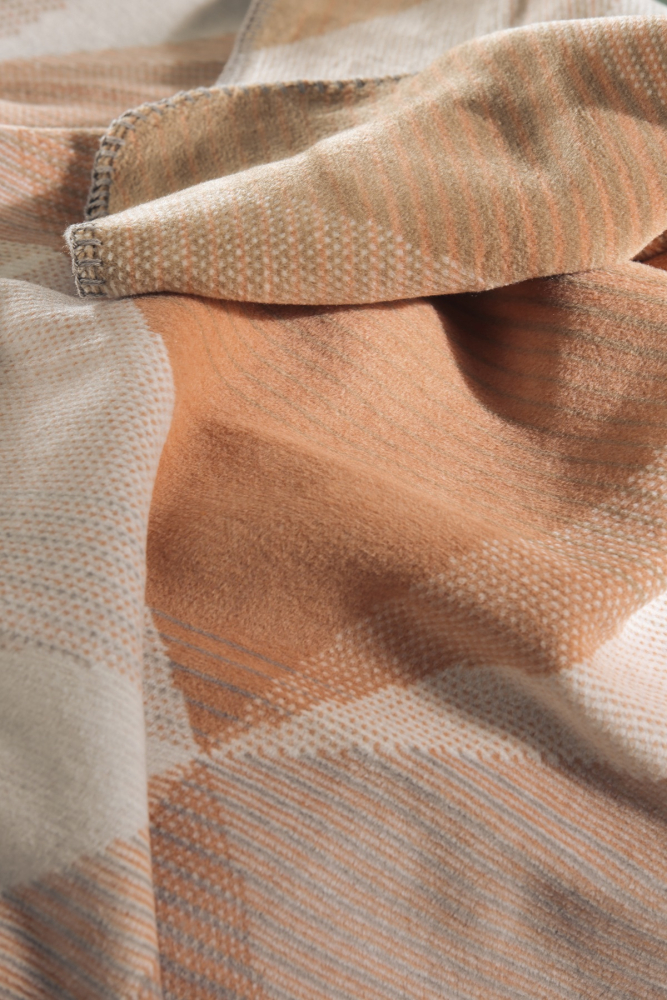 Preview: Biederlack Wohn- und Kuscheldecke 'Shadeflow' 150 x 200 cm Bunt