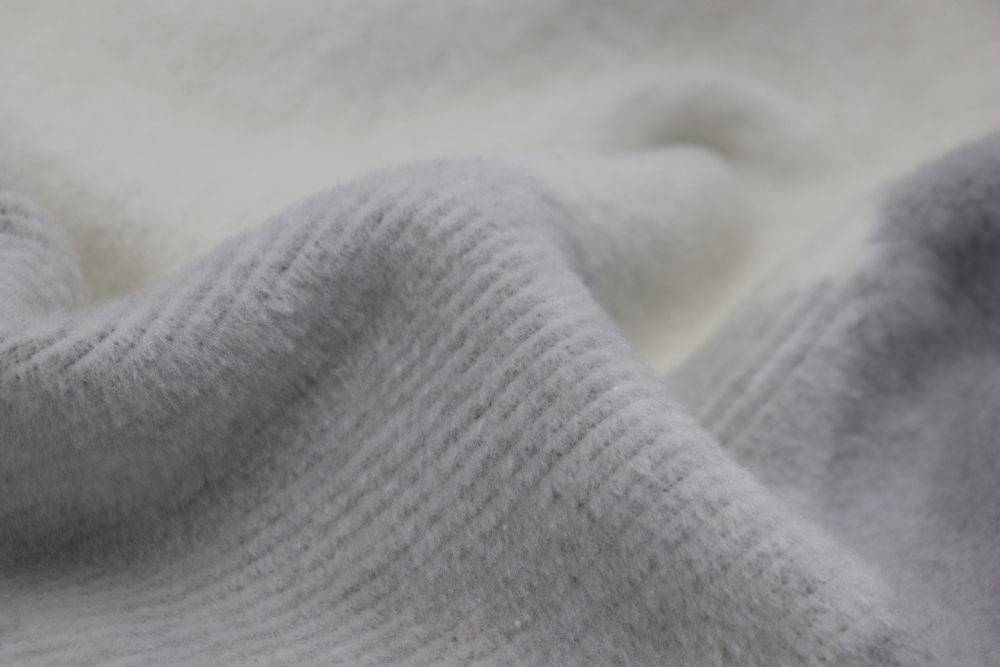 Biederlack Wohn- und Kuscheldecke 'Mountain Valley' 150 x 200 cm Grau