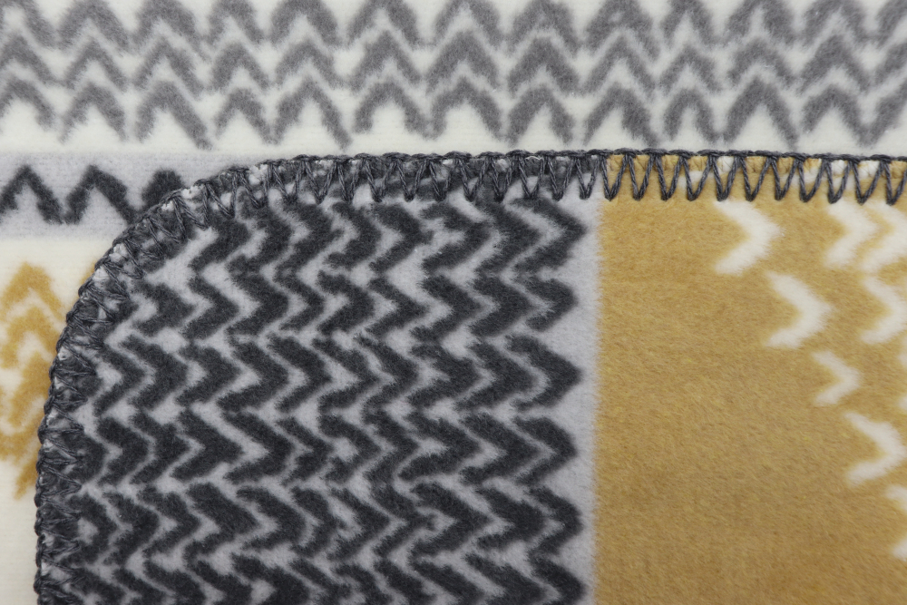 Biederlack Wohn- und Kuscheldecke 'Winter Knit' 150 x 200 cm Grau
