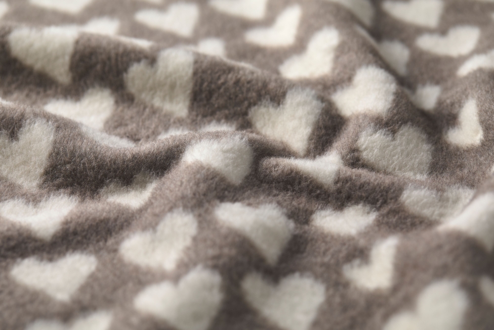 David Fussenegger Kurzflor- Wohndecke Savona 'Herzen' 150 x 200 cm Rauch - Beige