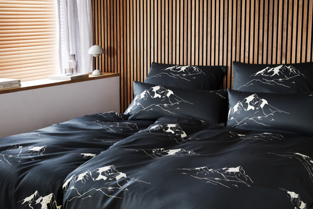 Preview: elegante Mako-Satin Bettwäsche 'Mountain Top' 135 x 200 cm Graphit - Grau