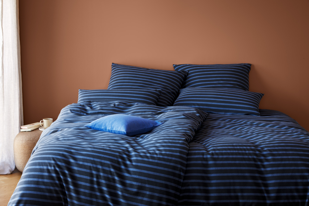 Preview: elegante Soft- Flanell Bettwäsche 'Inverness' 135 x 200 cm Navy - Blau