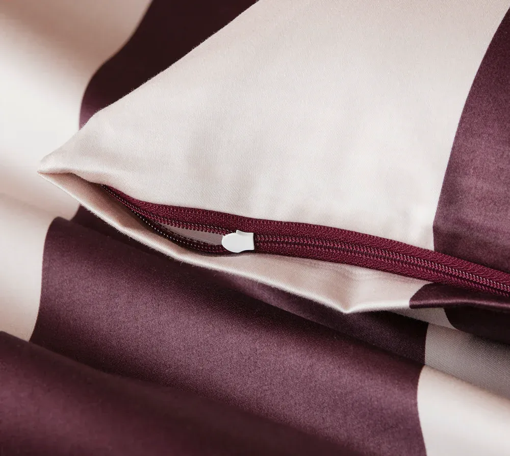 Preview: elegante Mako-Satin Bettwäsche 'Duo' 135 x 200 cm Rosé - Wine