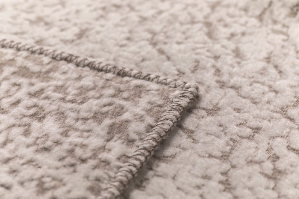 Preview: David Fussenegger Wohndecke Plaid Carla 'Faulpelz' 135 x 200 cm Filz- Hellgrau