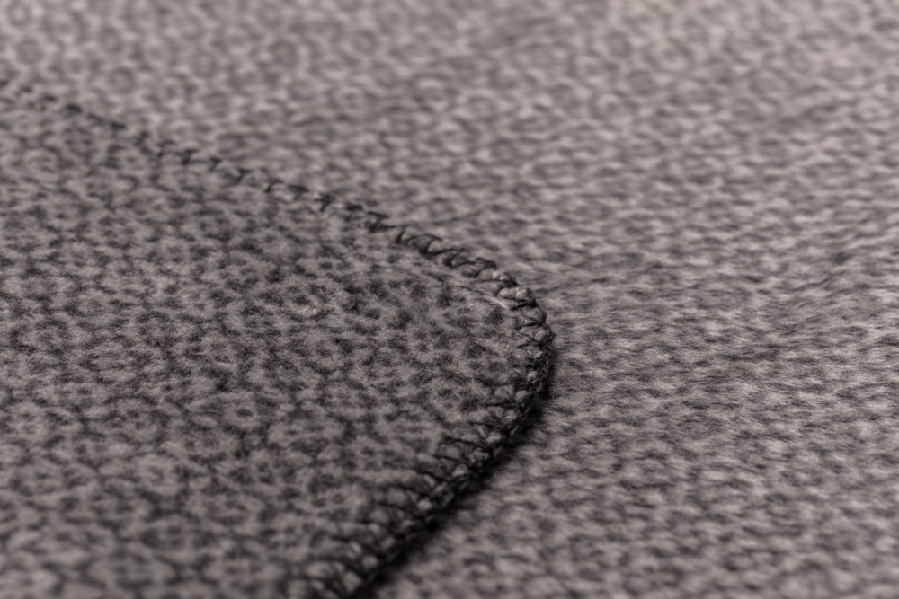 Preview: David Fussenegger Wohndecke Bamboo 'Faux Uni' 150 x 200 cm Anthrazit- Grau