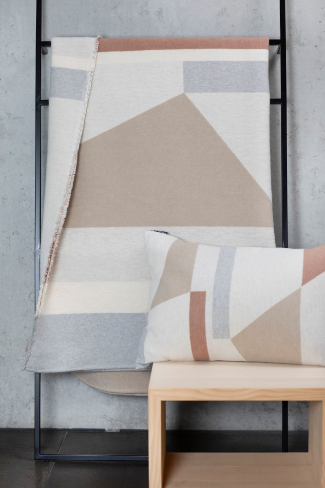 Preview: David Fussenegger Wohndecke Luca 'Urban Shapes' 140 x 200 cm Natur