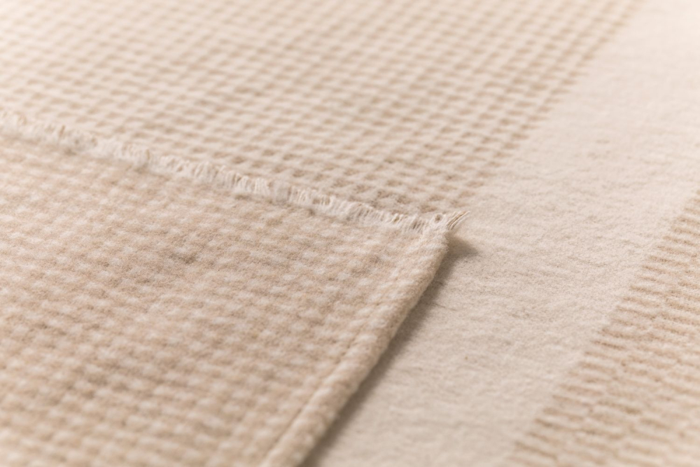 Preview: David Fussenegger Überwurf Wohndecke Luca 'Struktur' 220 x 240 cm Natur- Beige