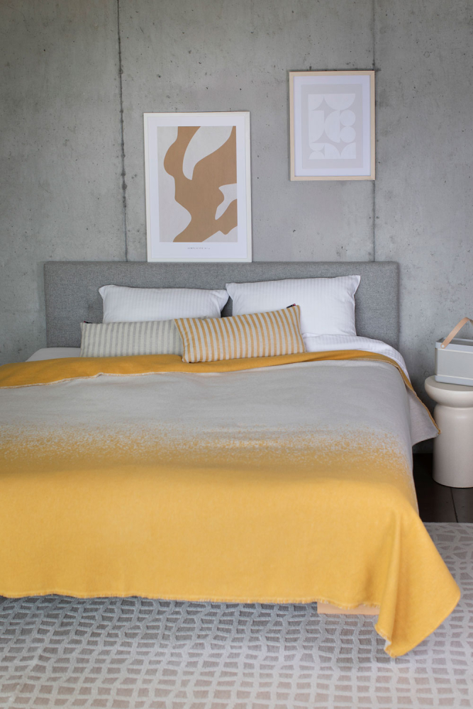 David Fussenegger Überwurf Wohndecke Luca 'Verlauf' 220 x 240 cm Hellgelb