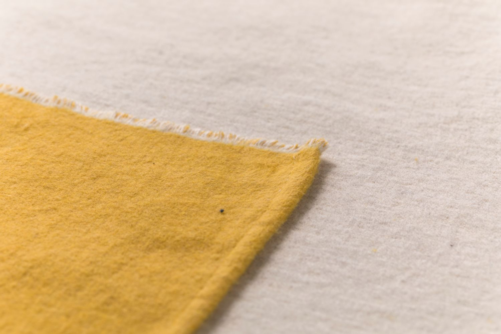 Preview: David Fussenegger Überwurf Wohndecke Luca 'Verlauf' 220 x 240 cm Hellgelb