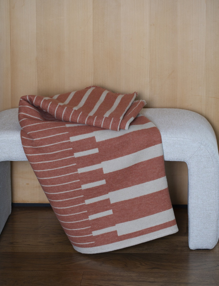 Preview: David Fussenegger Wohndecke Luca 'Piano' 140 x 200 cm Kupfer