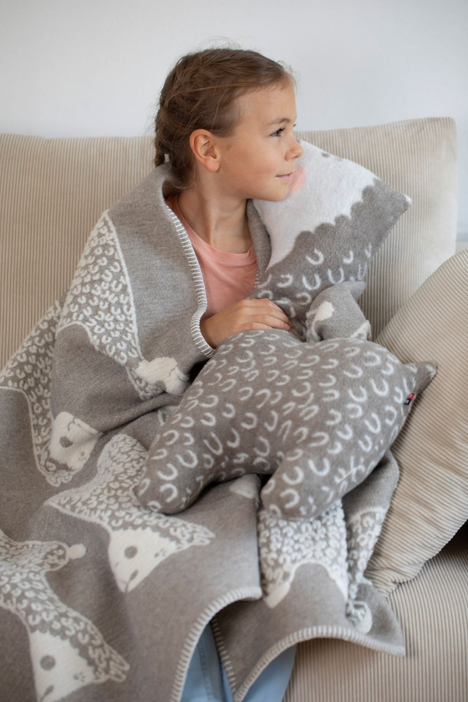 Preview: David Fussenegger Kinderdecke Plaid Carla 'Alpaka' 135 x 200 cm Rauch- Beige