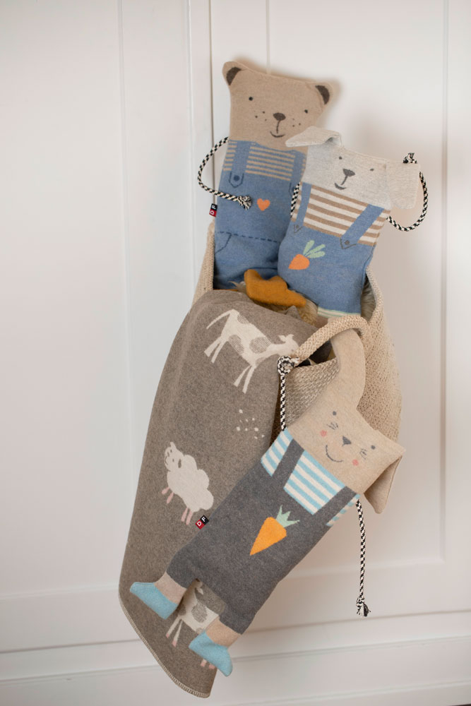 Preview: David Fussenegger Körnerkissen 'Hase' 16 x 29 cm Mittelblau