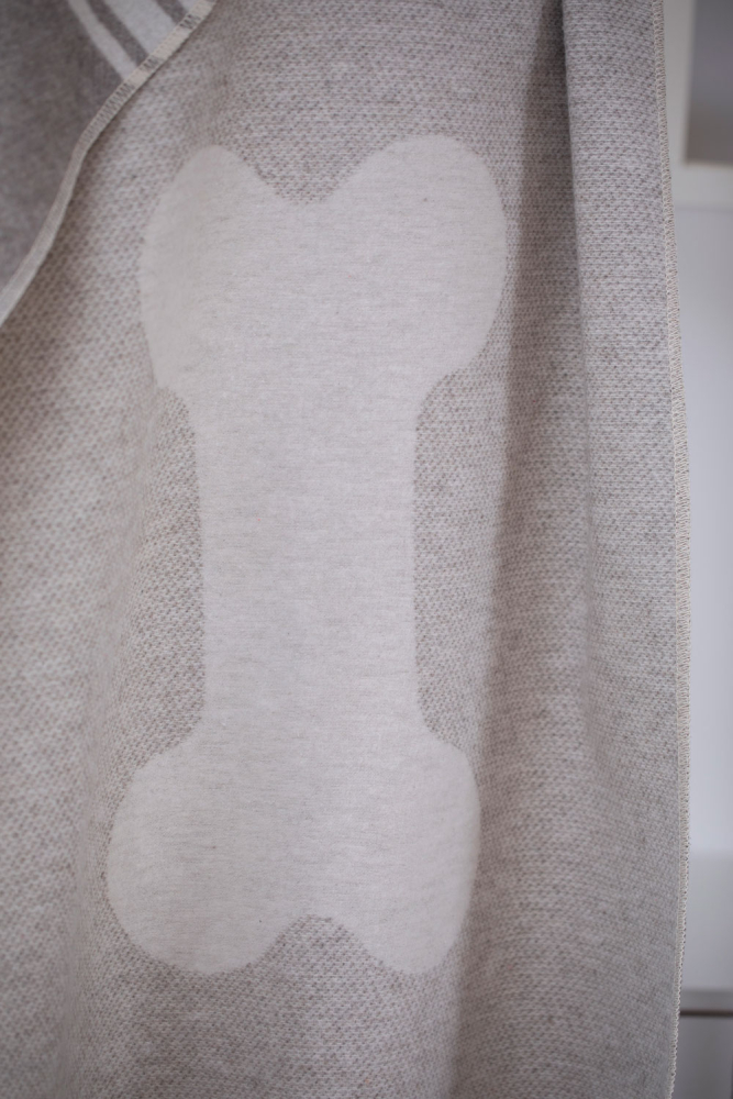 Preview: David Fussenegger Hundedecke 'Bones' 70 x 90 cm Rauch- Beige