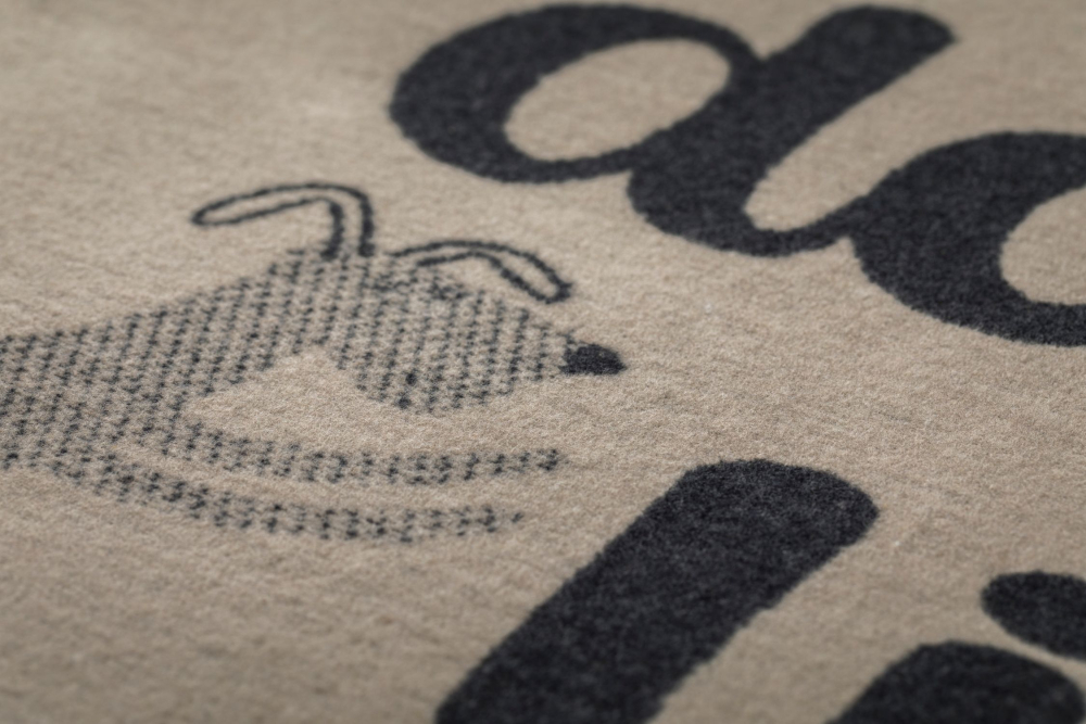 Preview: David Fussenegger Hundedecke 'cool dogs...' 70 x 90 cm Natur- Beige