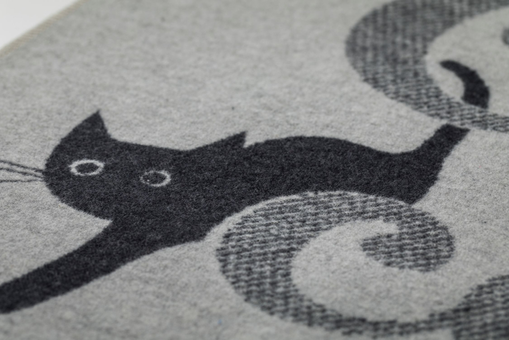 Preview: David Fussenegger Katzendecke 'cool cats...' 70 x 90 cm Filz- Grau