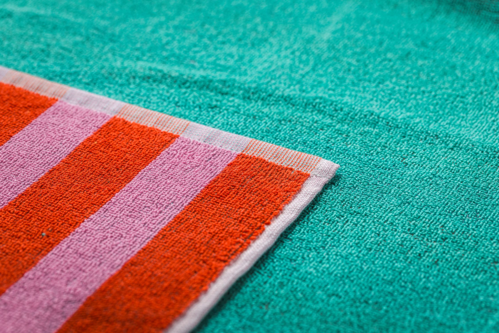 Preview: David Fussenegger Playa Frottee- Strandtuch 'Beach Party' 140 x 180 cm Dunkelorange