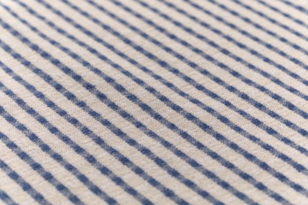 Preview: David Fussenegger Wohndecke Riva 'Streifen strukturiert' 140 x 180 cm Marine- Blau