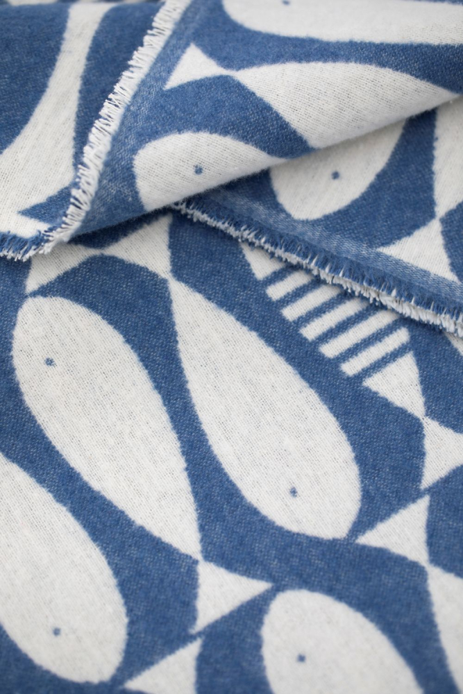 David Fussenegger Wohndecke Luca 'Sardines' 140 x 200 cm Marine- Blau