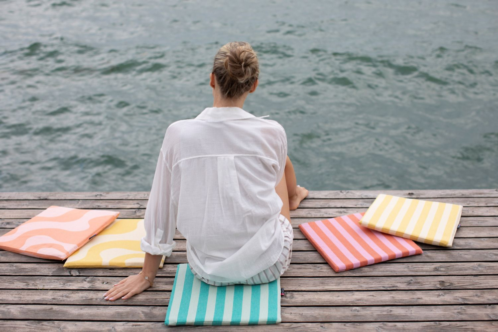 Preview: David Fussenegger Sitzkissen Porto 'Wellen' 40 x 40 cm Hellgelb