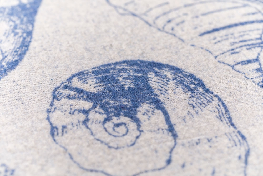 Preview: David Fussenegger Wohndecke Leinenmix Alba 'Submarine' 140 x 200 cm Marine - Blau