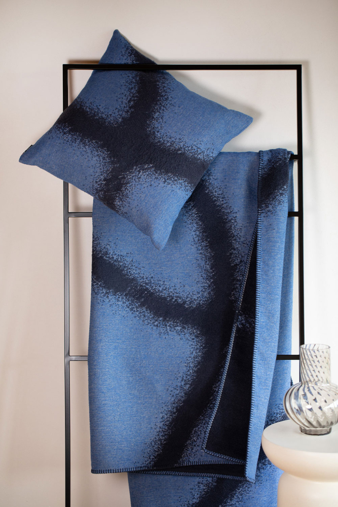 David Fussenegger Wohndecke Plaid Carla 'linear' 135 x 200 cm Royale