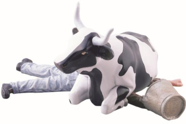 Ni Mu - Cow Sitting on Man - Cowparade Kuh Medium