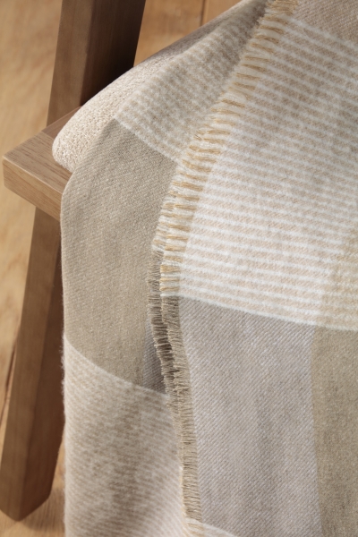 Biederlack Fransenplaid 'White Bouclé' 130 x 170 cm Natur