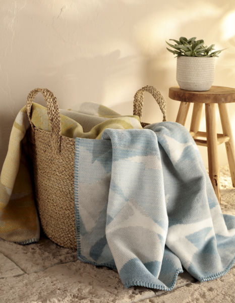 Biederlack Wohn- und Kuscheldecke 'Horizon Flora' 150 x 200 cm Bunt