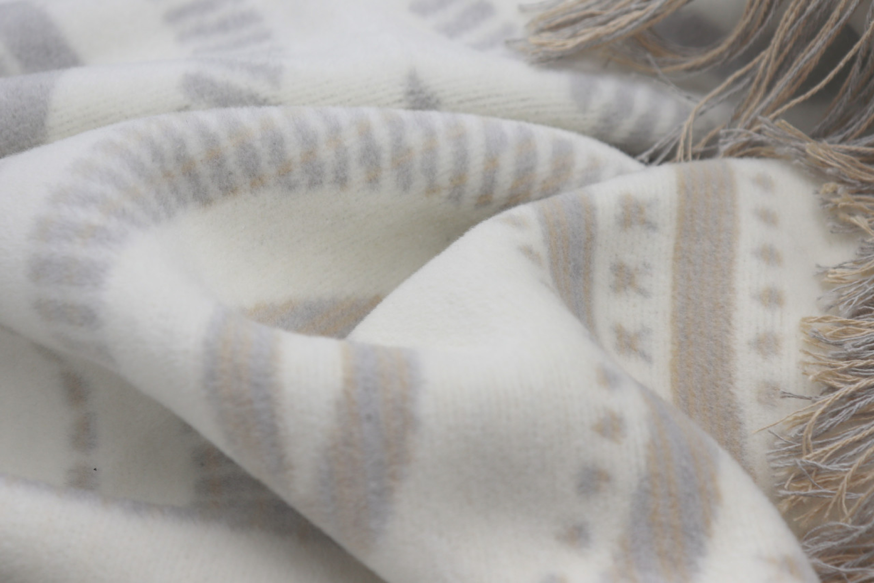 Biederlack Wohn- und Kuscheldecke 'Raw Texture' 150 x 200 cm Natur