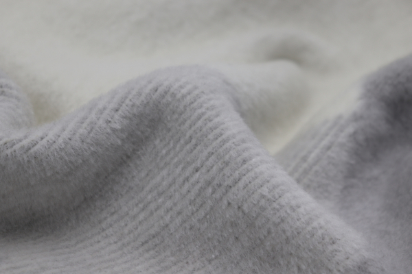 Biederlack Wohn- und Kuscheldecke 'Mountain Valley' 150 x 200 cm Grau