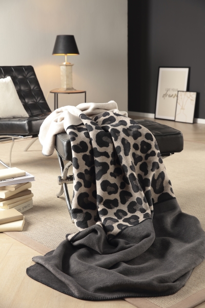 Biederlack Wohn- und Kuscheldecke 'Leo Part' 150 x 200 cm Natur