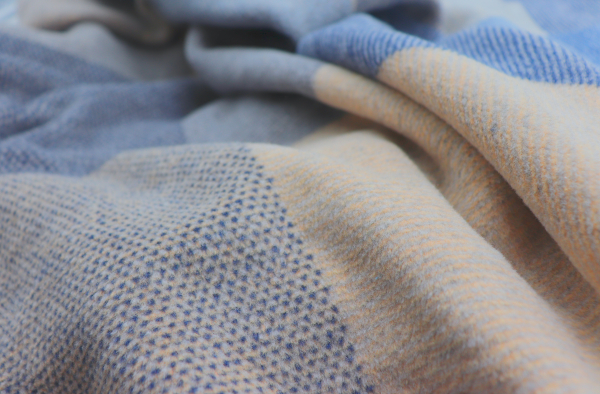 Biederlack Wohn- und Kuscheldecke 'Blue Woven' 150 x 200 cm Blau