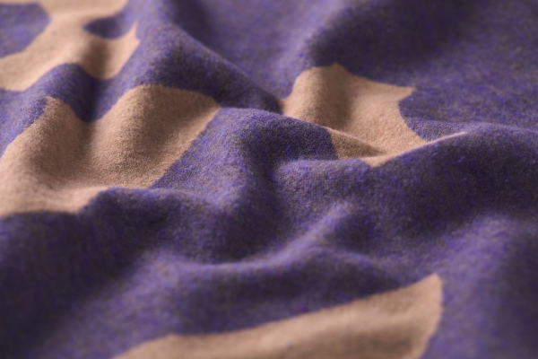 David Fussenegger Wohndecke Luca 'abstrakt' 140 x 200 cm Viola - Lila
