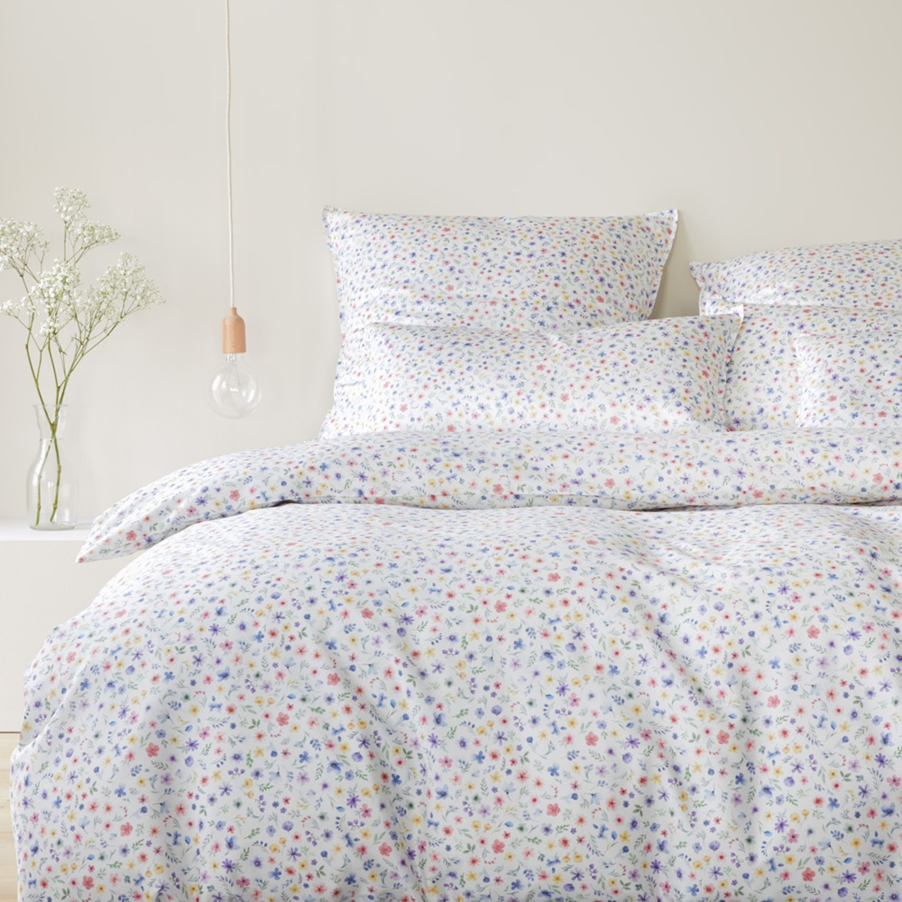 elegante Mako-Satin Bettwäsche 'Beauties' 135 x 200 cm Weiß