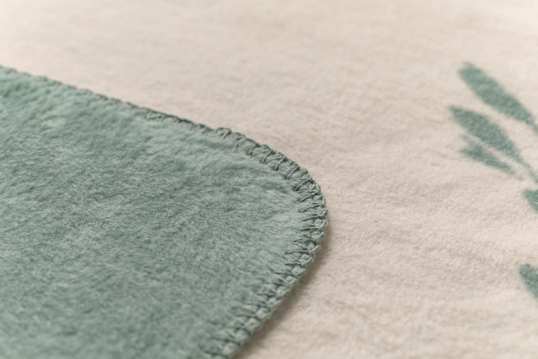 David Fussenegger Wohndecke Bamboo 'Gräser' 150 x 200 cm Hellgrün