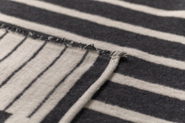 David Fussenegger Wohndecke Luca 'Piano' 140 x 200 cm Anthrazit