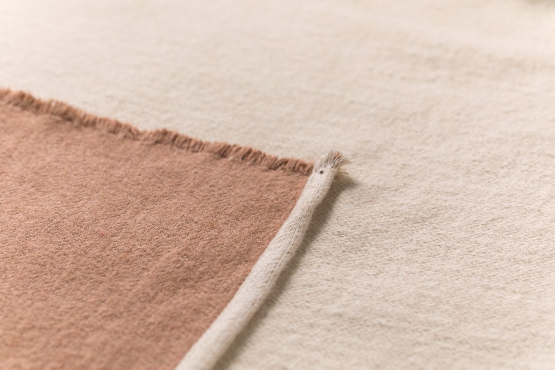 David Fussenegger Wohndecke Bett Divan Überwurf Nova 'Nature Shapes' 145 x 220 cm Rohweiß