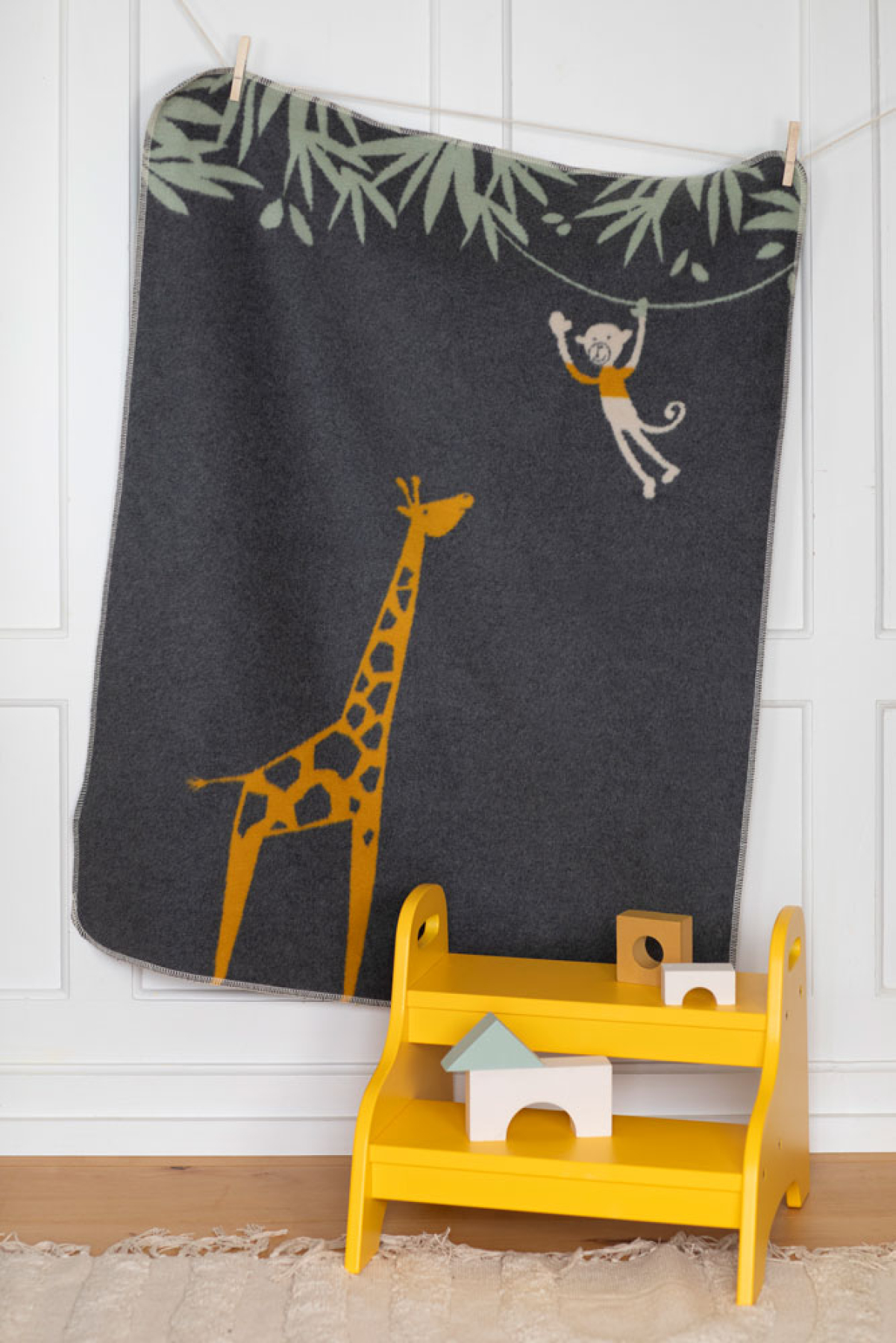 David Fussenegger Babydecke Maja 'Giraffe' 75 x 100 cm Anthrazit