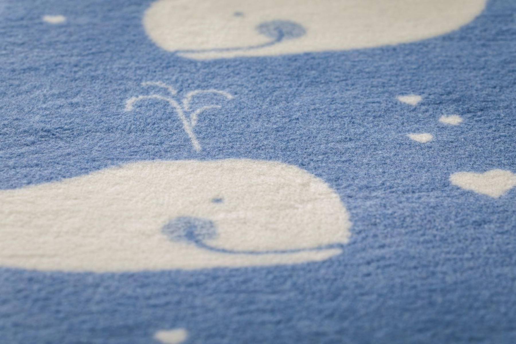 David Fussenegger Babydecke Maja 'Wal allover' 75 x 100 cm Mittelblau