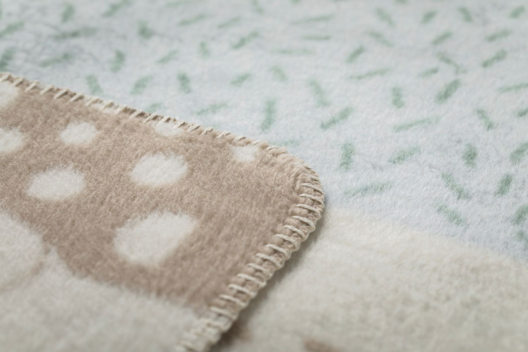 David Fussenegger Babydecke Mila 'Bärenwald' 75 x 100 cm Hellgrün