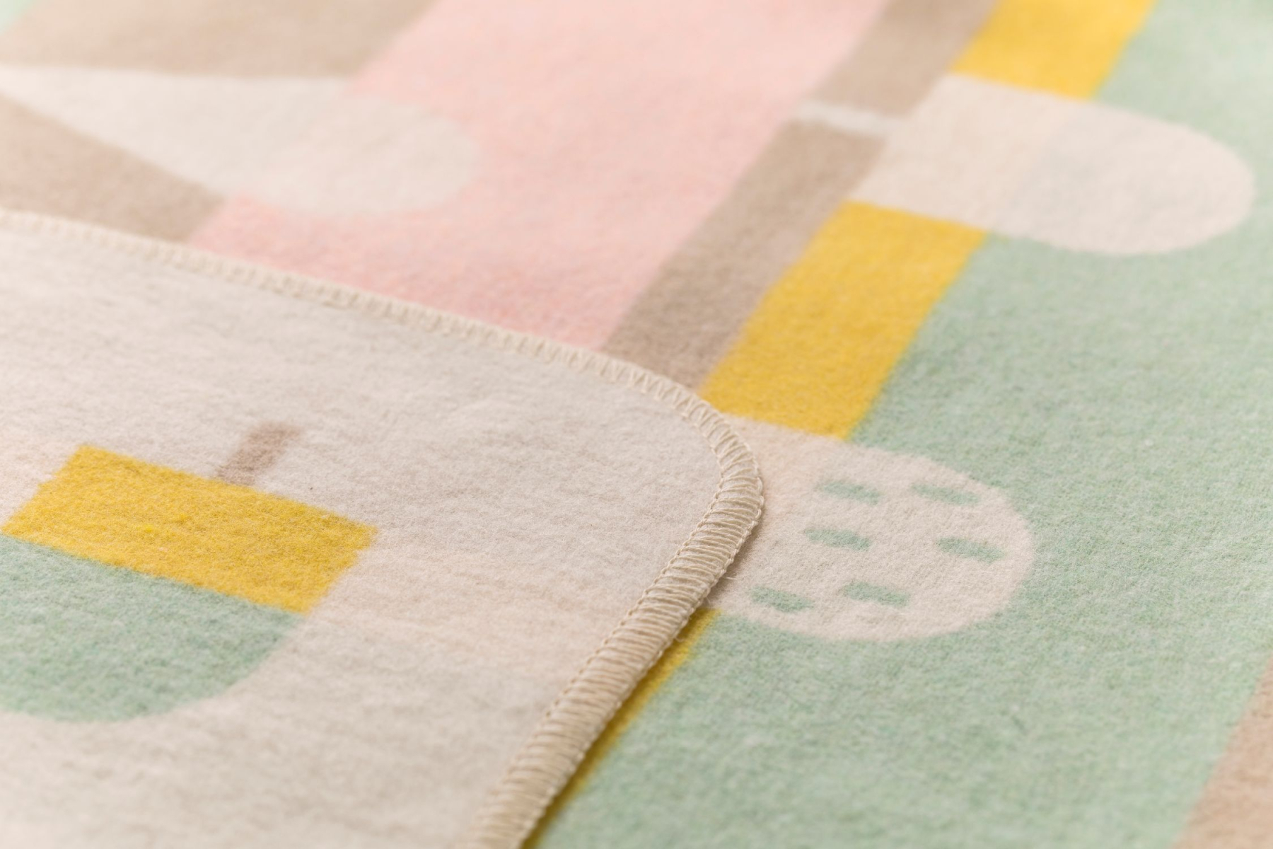 David Fussenegger Kinderdecke Juwel 'Gelato Dreams' 140 x 200 cm Rohweiß