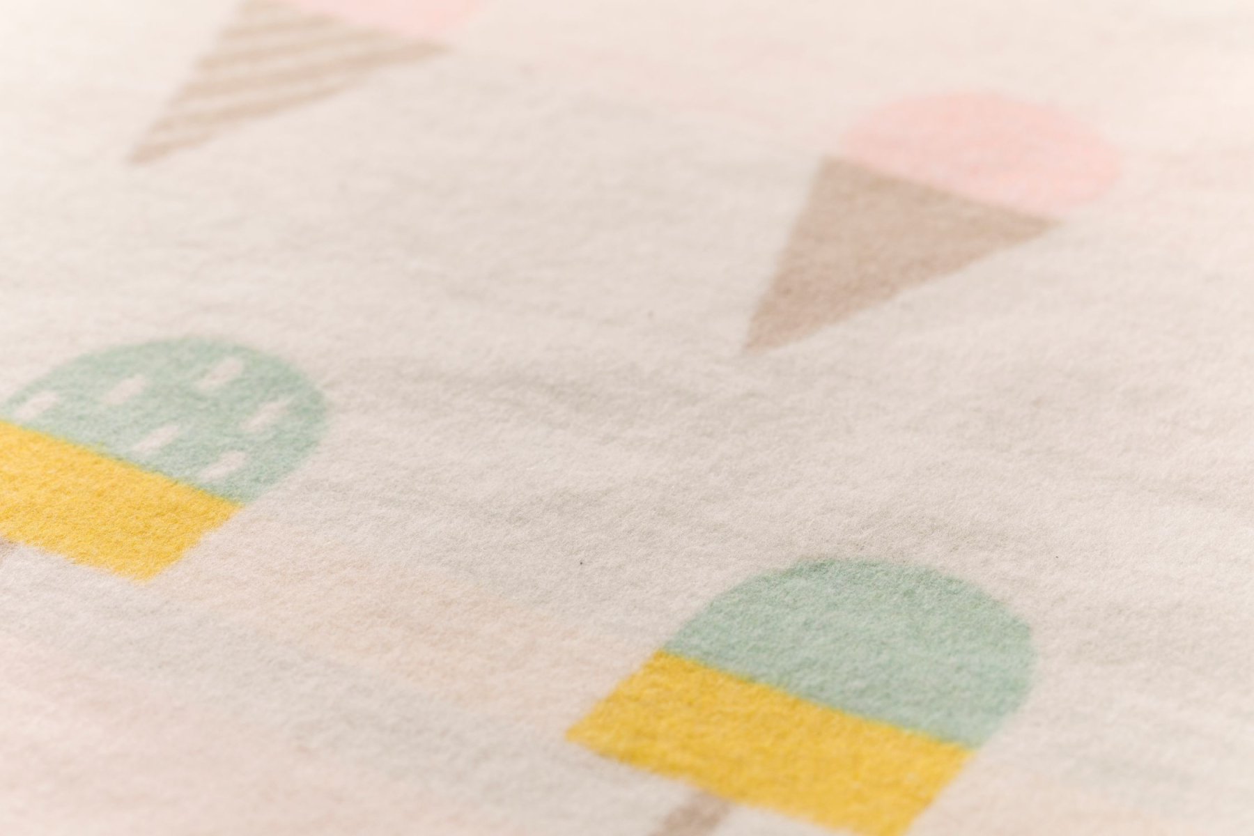 David Fussenegger Kinderdecke Juwel 'Gelato Dreams' 140 x 200 cm Rohweiß