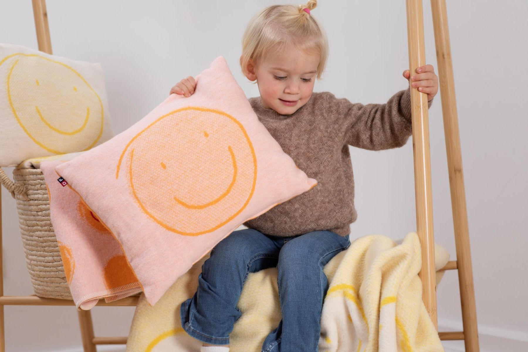 David Fussenegger Kissen gefüllt Juwel 'Happy Faces' 30 x 40 cm Hellorange