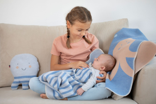 David Fussenegger Kissen gefüllt Juwel 'Krake' 22 x 28 cm Hellblau