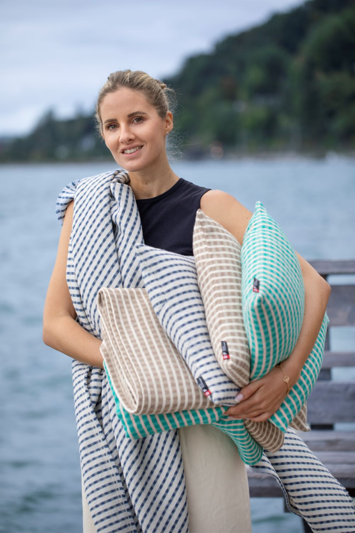 David Fussenegger Wohndecke Riva 'Streifen strukturiert' 140 x 180 cm Mint- Grün