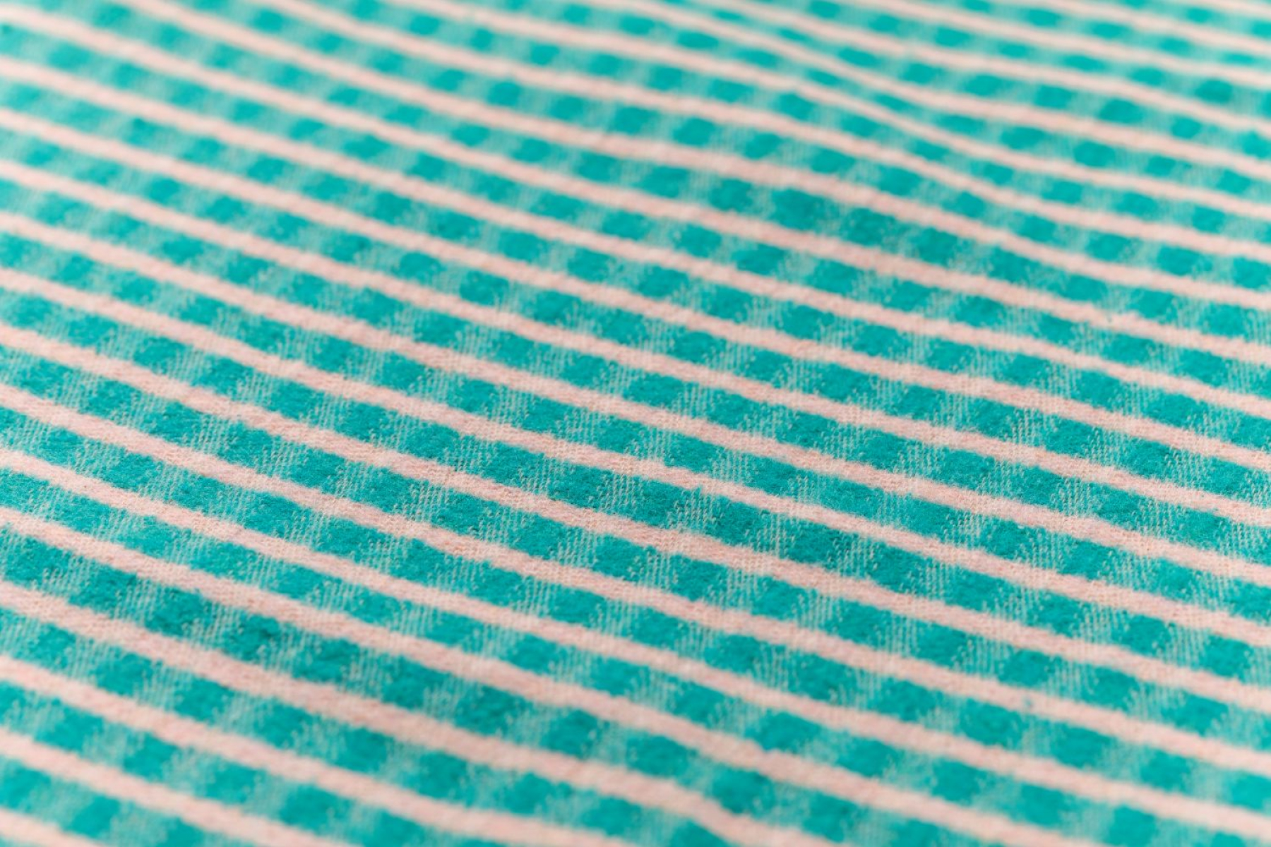 David Fussenegger Wohndecke Riva 'Streifen strukturiert' 140 x 180 cm Mint- Grün